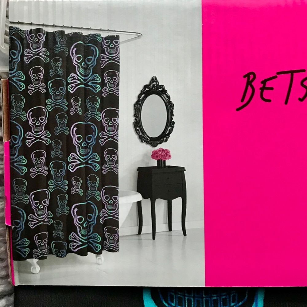 Betsey Johnson Skull Black & Purple Shower Curtain - Picture 6 of 8